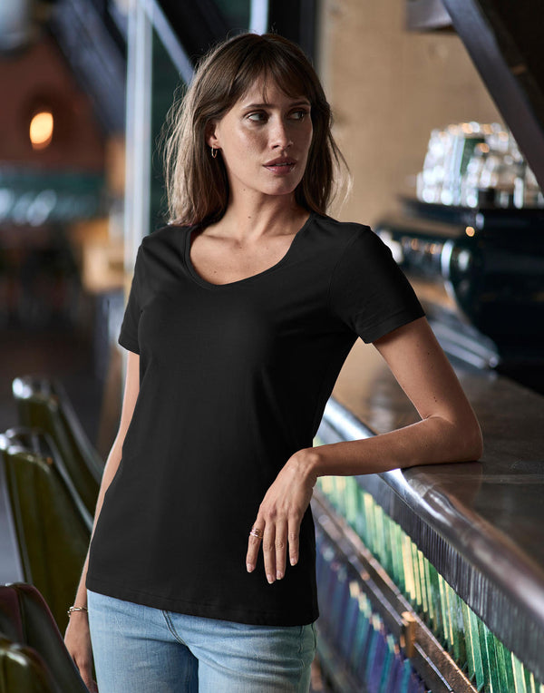 Camiseta de lujo con cuello en V para mujer - Ajuste a medida -13054